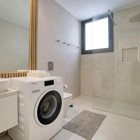 Starry Bay Luxury * Klorakas