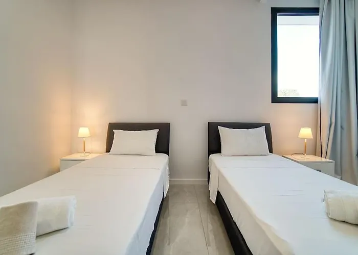 Starry Bay Luxury * Klorakas